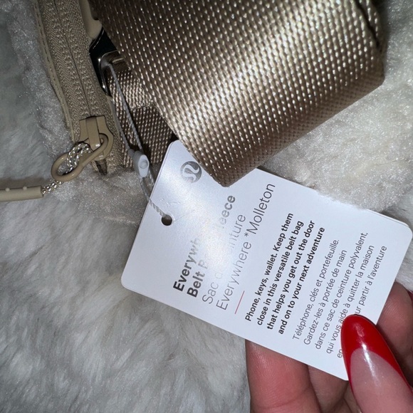 Lululemon Beltbag *Fleece - Picture 5 of 5